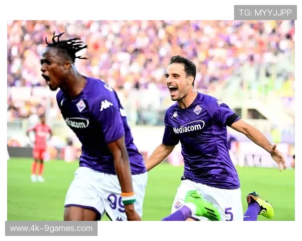 蓝色竞技场的欢呼：亚特兰大球迷与球队共同庆祝关键胜利