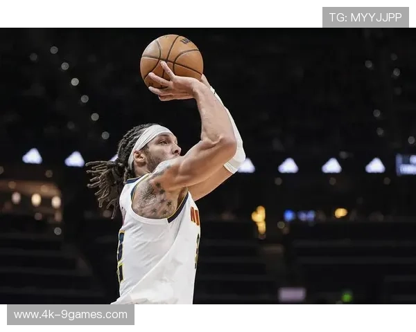 掘金队约基奇缺阵，穆雷需承担更多进攻组织责任。