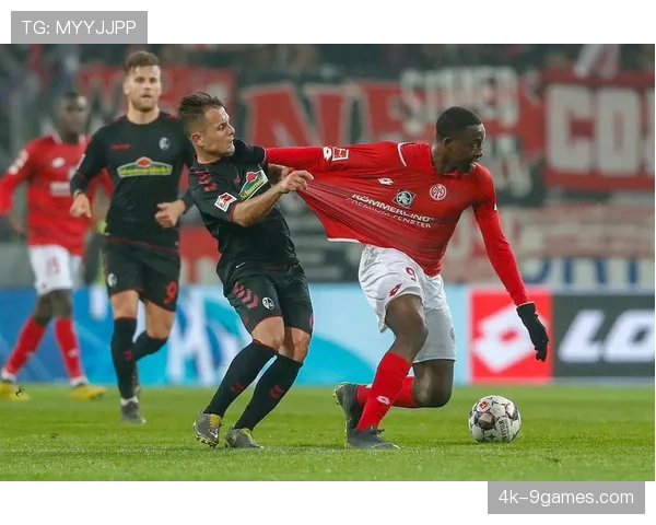 半场战报：弗赖堡1-0领先门兴，堂安律低射破门